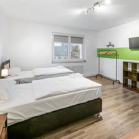 Apartment Modern 3-br Apmt. Sleeps 6+ *