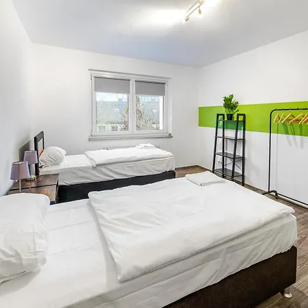 Modern 3-br Apmt. Sleeps 6+ Apartment Essen
