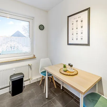 Modern 3-br Apmt. Sleeps 6+ * Essen